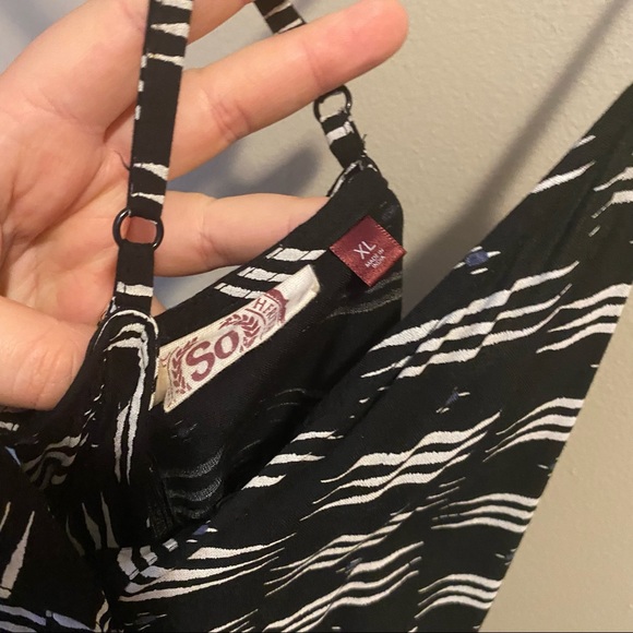 SO Light Summery Flowy Dress - Picture 5 of 7